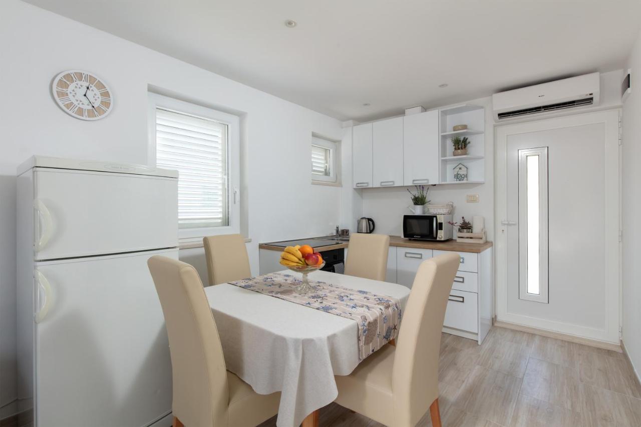 Seaview Apartment Sparkle Iskra - Povlja, Brac Povlja  Ngoại thất bức ảnh
